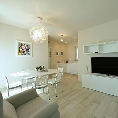 Luxury Apartament Con Garage Vista Mare Alassio Per 6 Persone Exterior foto