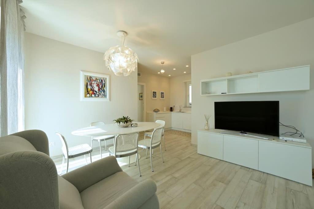 Luxury Apartament Con Garage Vista Mare Alassio Per 6 Persone Exterior foto